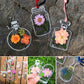 Marcadores de livros transparentes com flores secas DIY