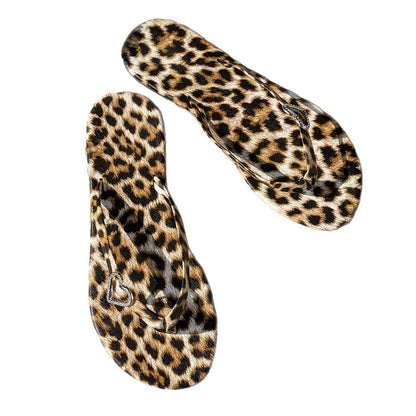 🥳PROMOÇÃO IMPERDÍVEL DE 2026🥳💞MAIS DE 50 MIL UNIDADES VENDIDAS!❤️🌊 50% DESCONTO! Chinelos com pendente de coração – Estampado de leopardo chique, antiderrapantes e leves. Um presente giro para a mãe ou avó. 🎁🐆